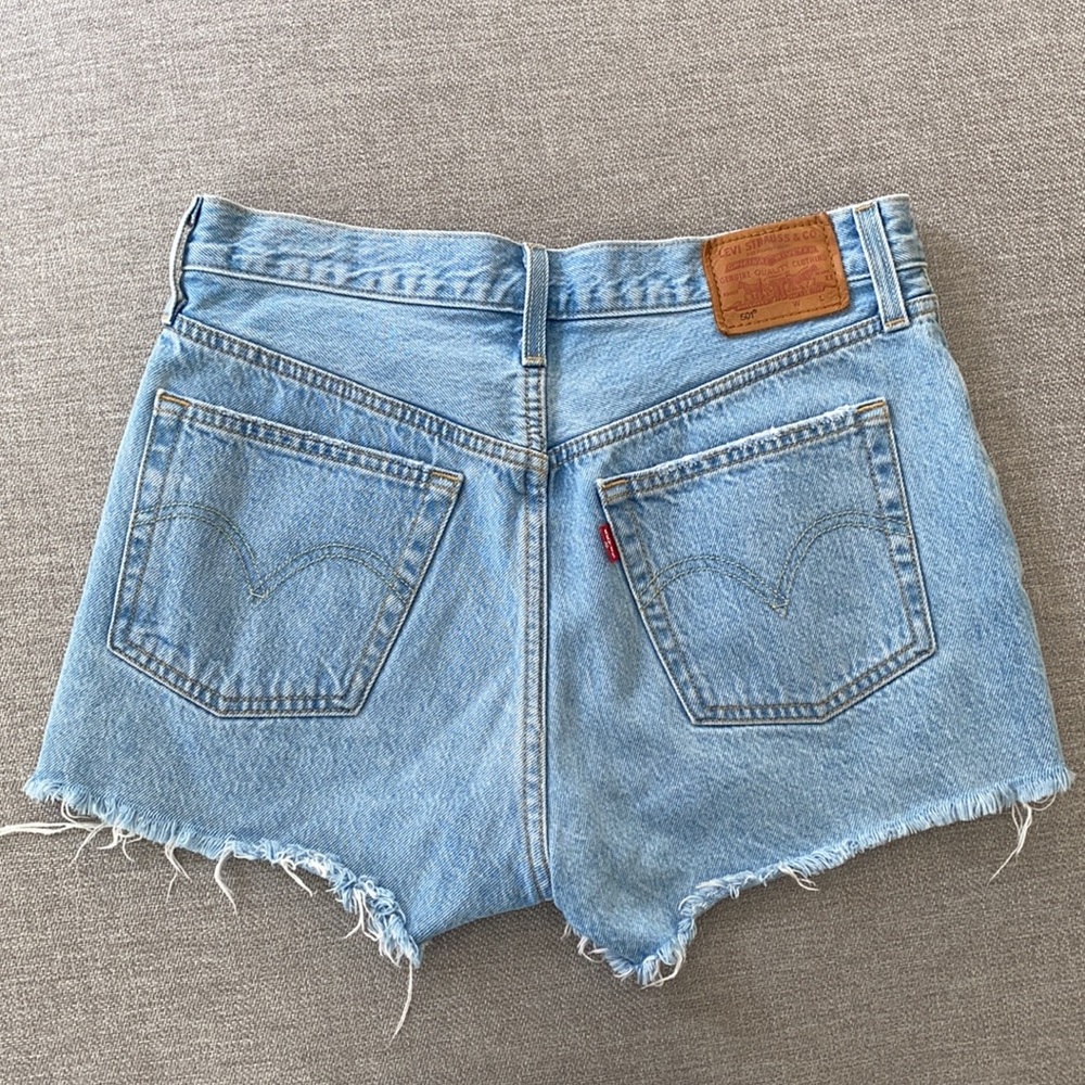 Levi’s Jean shorts - Picture 2 of 3